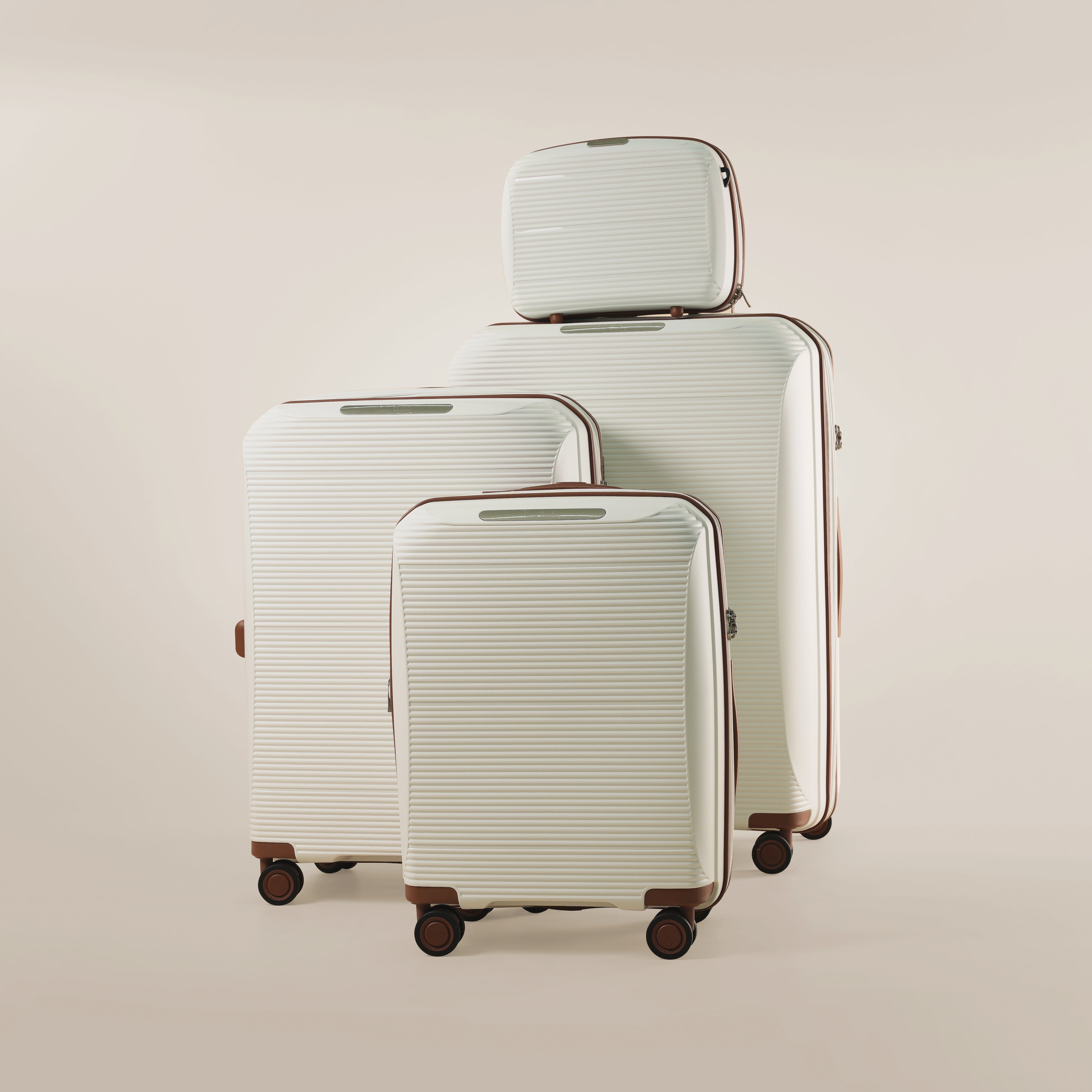 Vienna Suitcase, Unbreakable Set of 3 + Beauty Case - Champagne