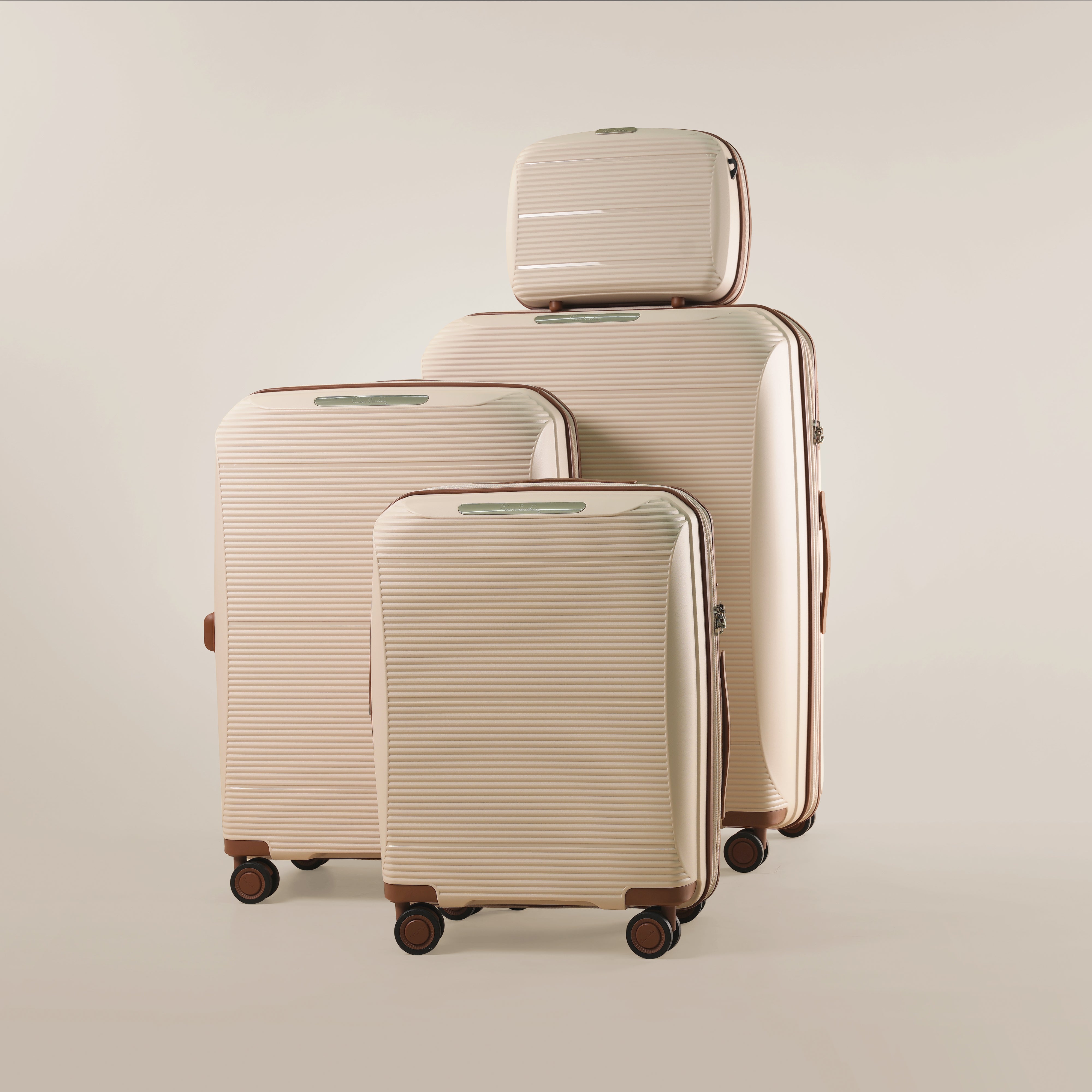 Vienna Suitcase, Unbreakable Set of 3 + Beauty Case - Champagne